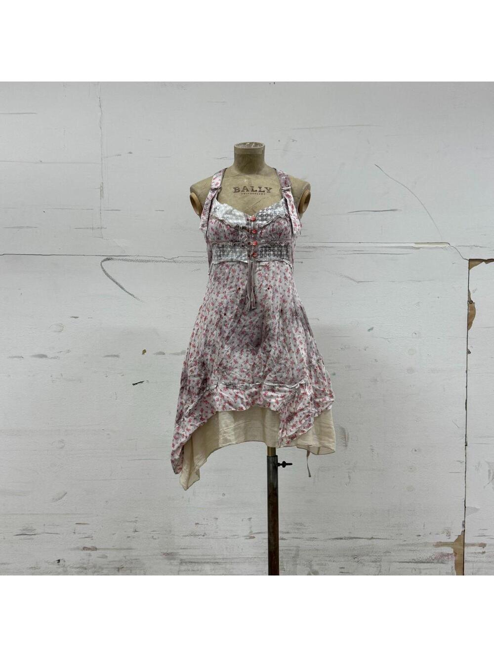 Vintage European Avant Garde Floral Cotton Red Grey White Mini Dress - Picture 2 of 8